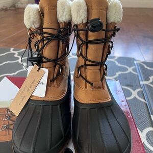 NWT Chooka Snowboots